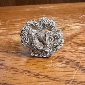 Forever 21 Silver Crystal Rose Flower Ring Size 8